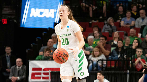 womens-top-10-rankings-oregon-sabrina-ionescu.jpg